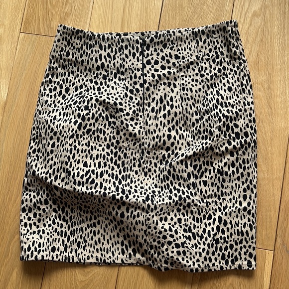 Brandy Melville Phoebe Leopard Skirt - Picture 5 of 5